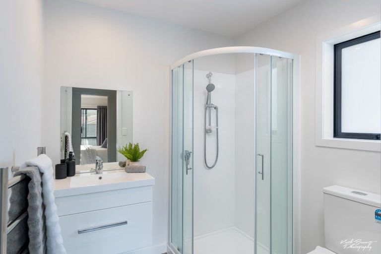 Photo of property in 25 Helvetia Grove, Naenae, Lower Hutt, 5011