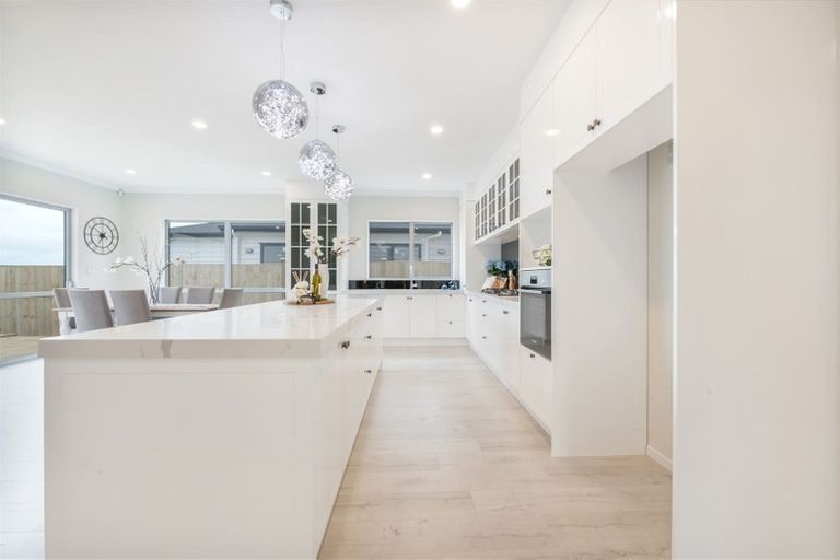 Photo of property in 3 Aklander Rise, Flat Bush, Auckland, 2019