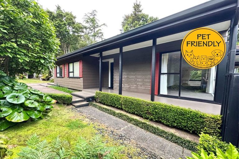 Photo of property in 22 Kingsclere Place, Goodwood Heights, Auckland, 2105