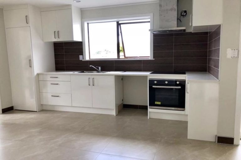 Photo of property in 55 Archibald Road, Kelston, Auckland, 0602