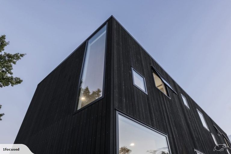 Photo of property in 12 Edgeware Road, St Albans, Christchurch, 8014