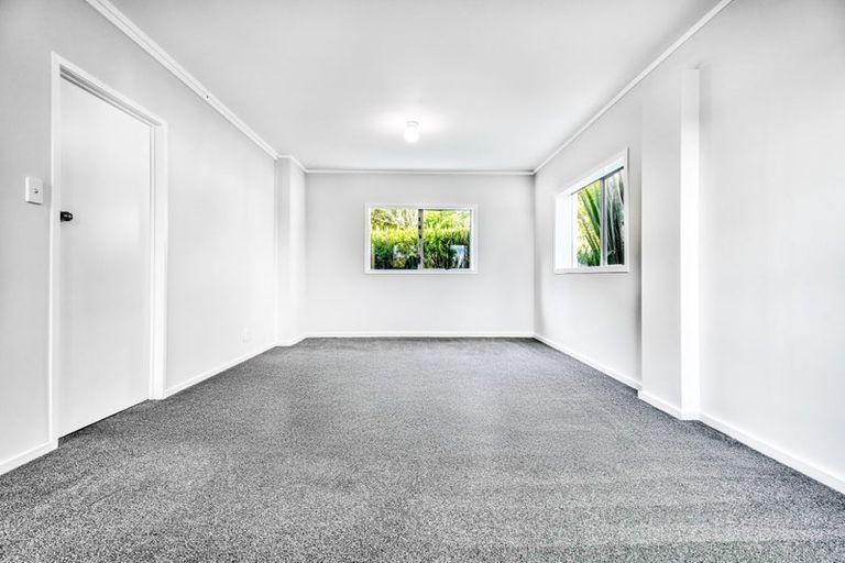 Photo of property in 10 Brunner Road, Glen Eden, Auckland, 0602