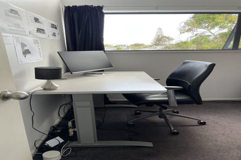 Photo of property in 67 Totara Road, Te Atatu Peninsula, Auckland, 0610