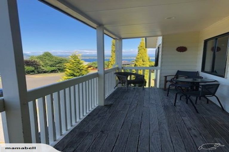 Photo of property in 17 Reeves Road, Acacia Bay, Taupo, 3330