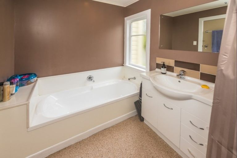 Photo of property in 6 Titoki Street, Castlecliff, Whanganui, 4501