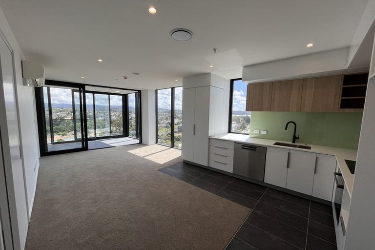 Photo of property in 903/1 Buscomb Avenue, Henderson, Auckland, 0610