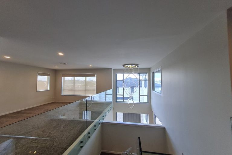 Photo of property in 109 Medallion Drive, Oteha, Auckland, 0632