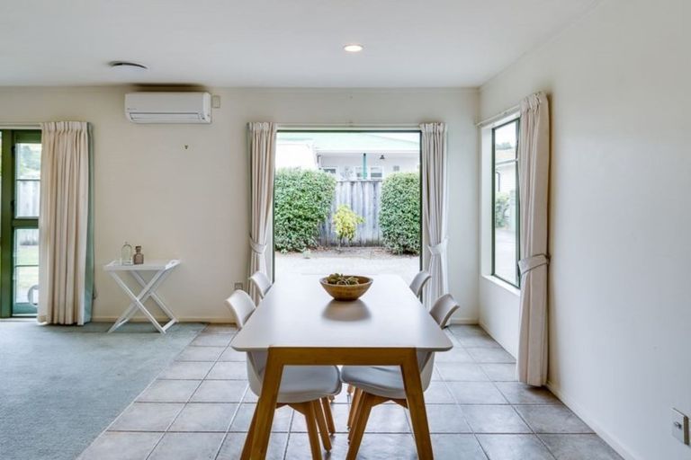 Photo of property in 8a Surrey Street, Taradale, Napier, 4112