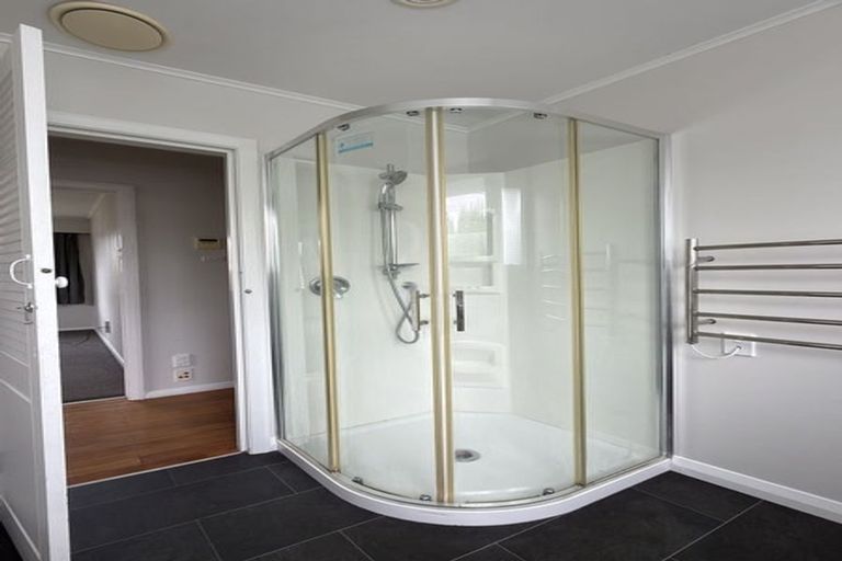 Photo of property in 8 Bathurst Street, Silverstream, Upper Hutt, 5019