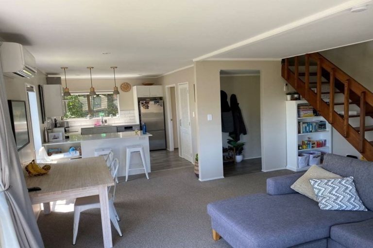 Photo of property in 1/82 Stott Avenue, Birkdale, Auckland, 0626