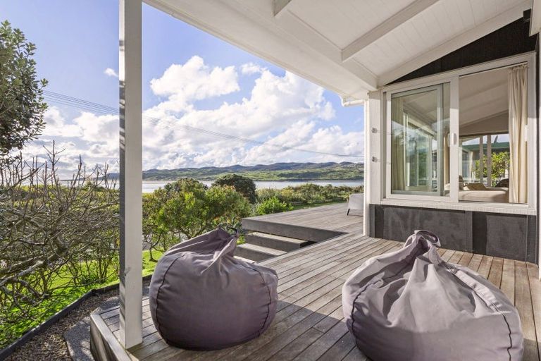 Photo of property in 131 Riria Kereopa Memorial Drive, Raglan, 3297