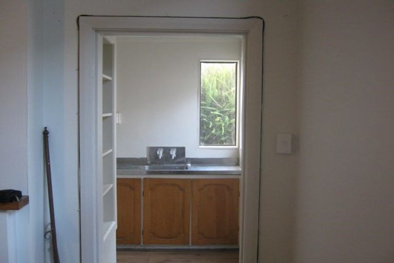 Photo of property in 36 Rolleston Street, Mount Cook, Wellington, 6021