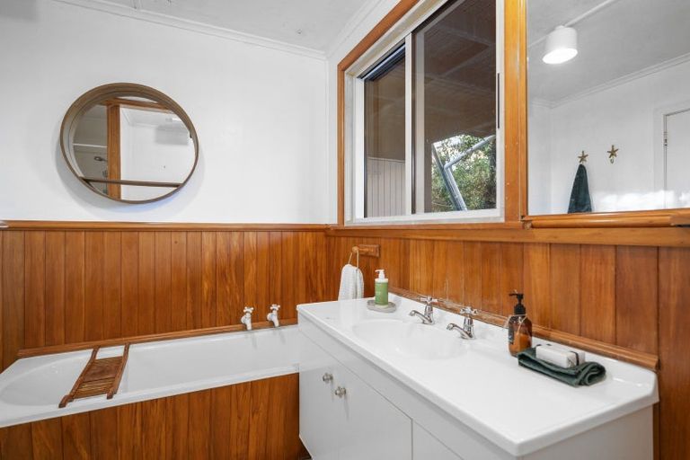 Photo of property in 14 Le Quesne Road, Bay View, Napier, 4104