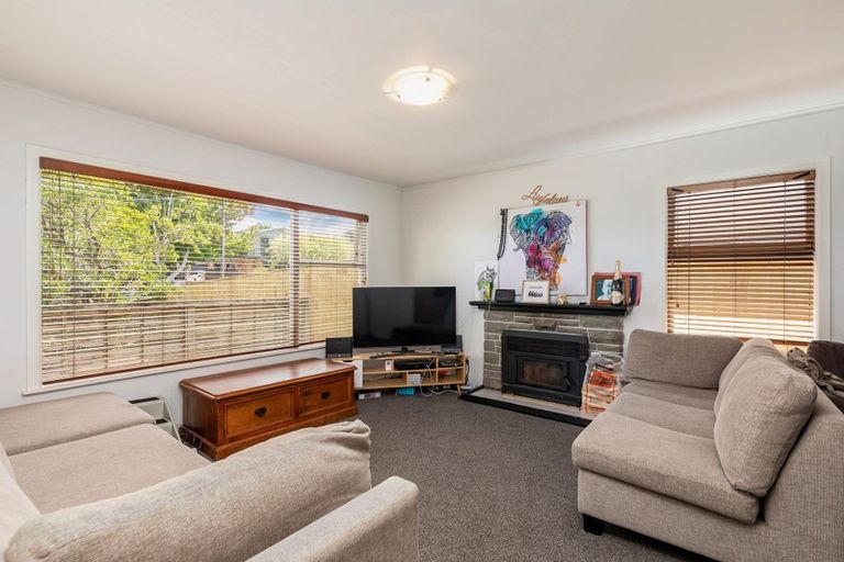 Photo of property in 32 Taupo Street, Green Bay, Auckland, 0604
