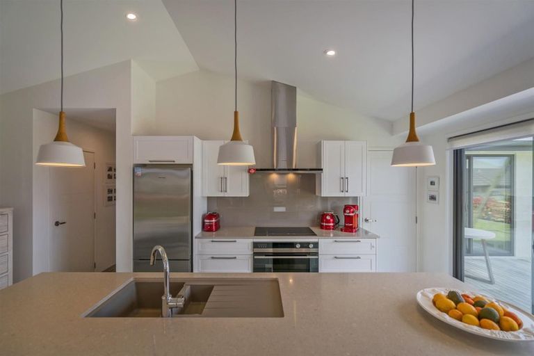 Photo of property in 4 Topping Place, Whitianga, 3510