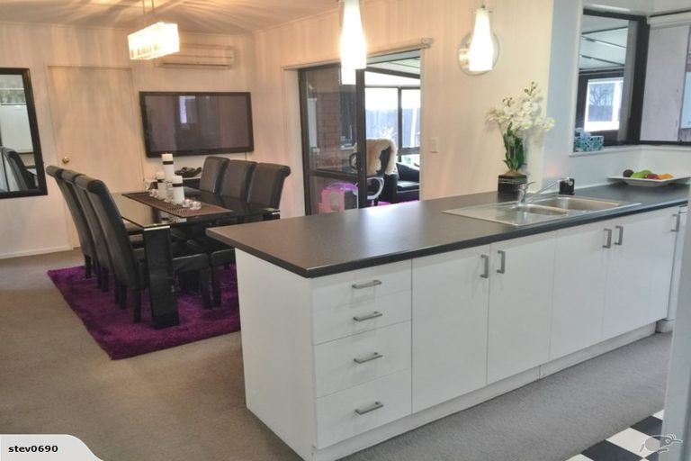 Photo of property in 2/46 Hollyford Avenue, Bryndwr, Christchurch, 8053