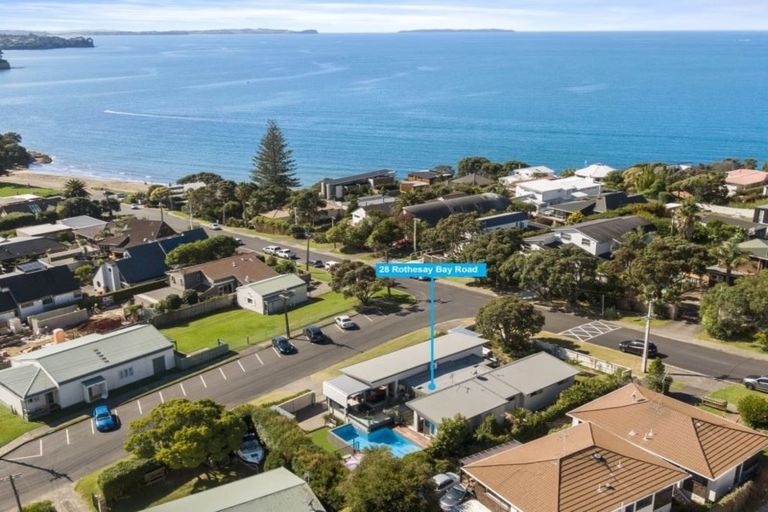 Photo of property in 28 Rothesay Bay Road, Rothesay Bay, Auckland, 0630