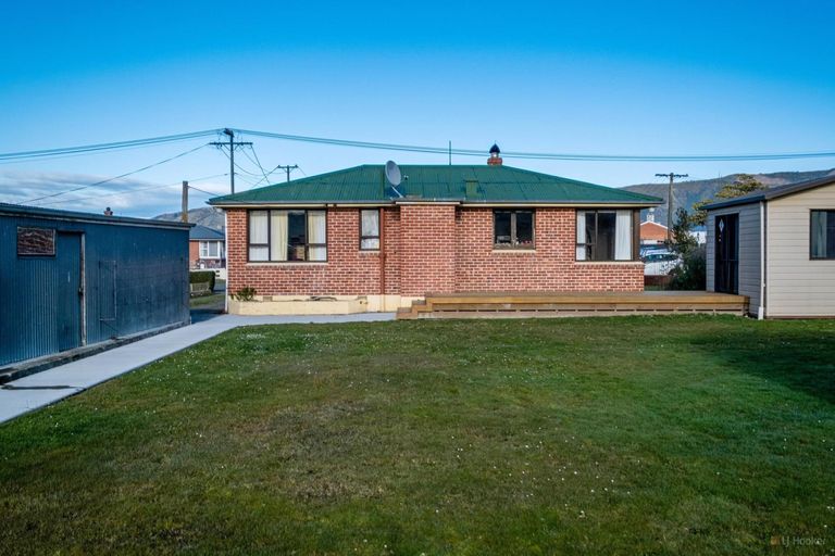 Photo of property in 11 Rugby Street, Waimate, 7924