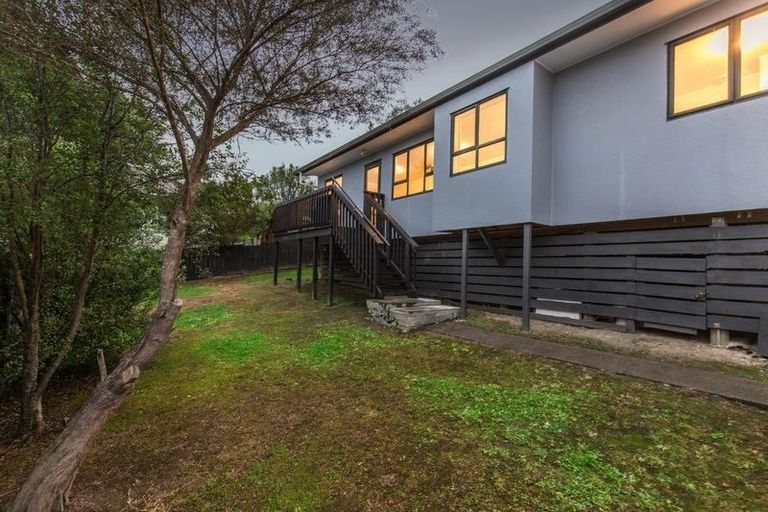 Photo of property in 18 Riserra Drive, Ranui, Auckland, 0612