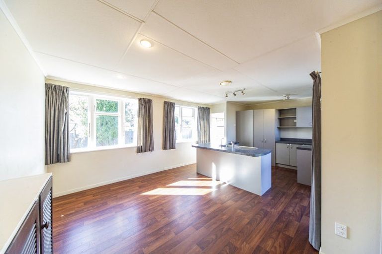 Photo of property in 2a Montrose Place, Takaro, Palmerston North, 4412