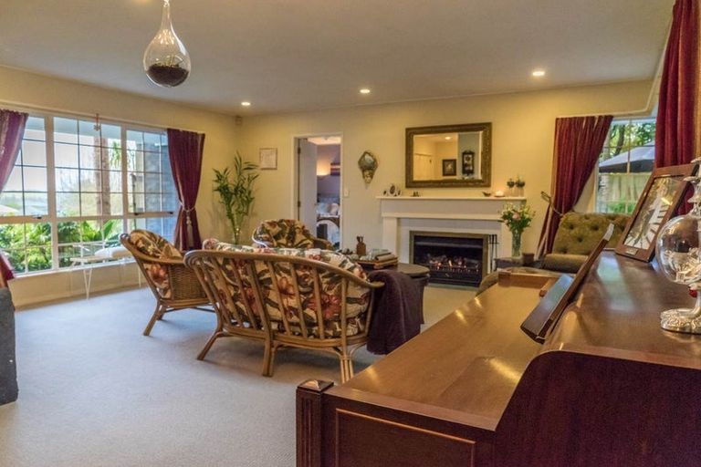 Photo of property in 2/88 Glamorgan Drive, Torbay, Auckland, 0630