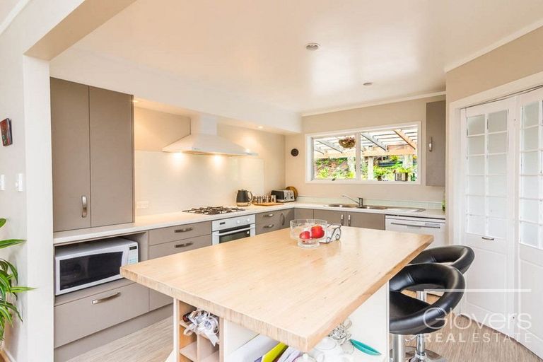 Photo of property in 28 Puketaha Road, Swanson, Auckland, 0816