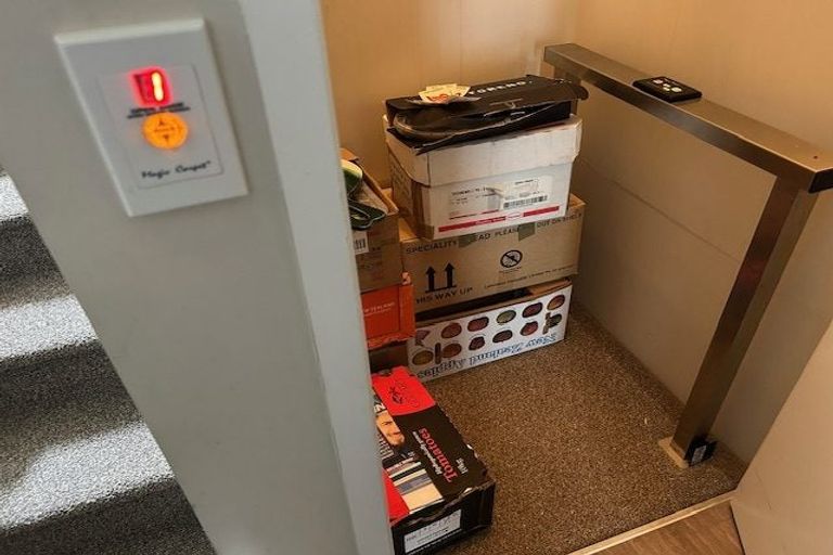 Photo of property in 17 Rothesay Bay Road, Rothesay Bay, Auckland, 0630