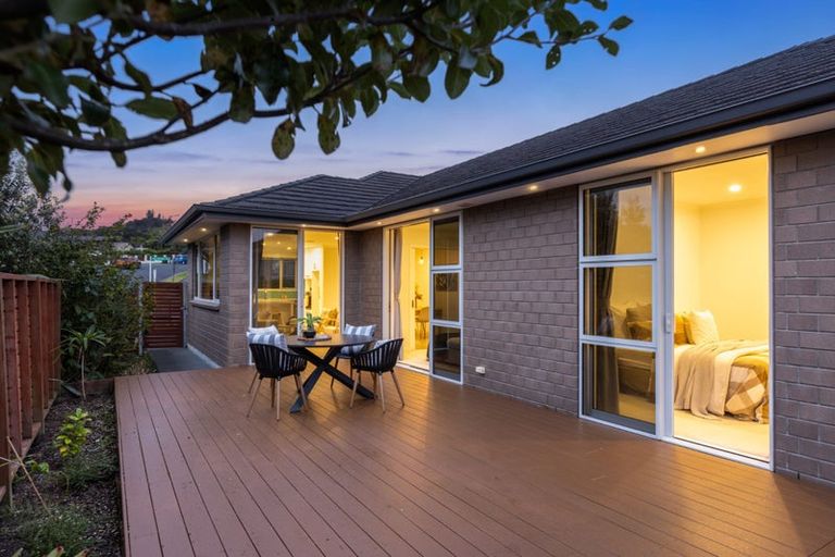 Photo of property in 11 Ian Gordon Lane, Orewa, 0931