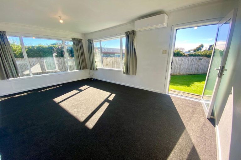 Photo of property in 8 Riverside Drive, Waiuku, 2123