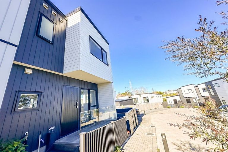 Photo of property in 3/26 Toru Street, Te Atatu Peninsula, Auckland, 0610