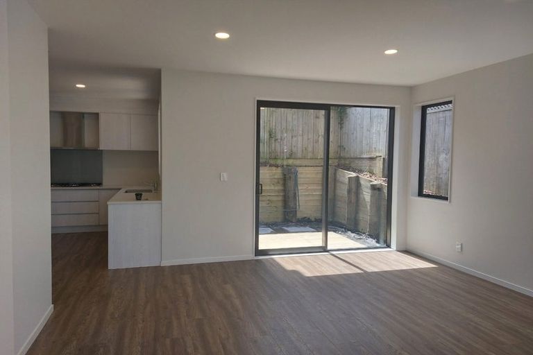 Photo of property in 3d Datura Place, Sunnynook, Auckland, 0620