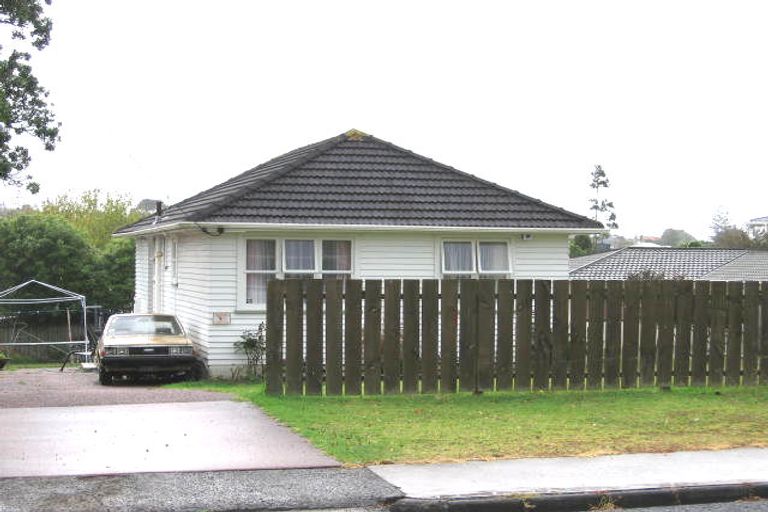 Photo of property in 59 Farquhar Road, Glendene, Auckland, 0602