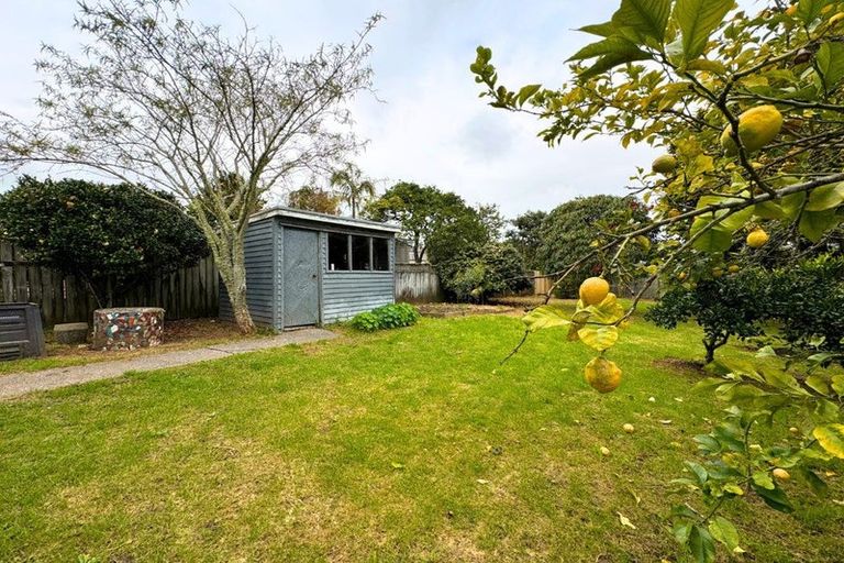 Photo of property in 94 Ferry Parade, Herald Island, Auckland, 0618