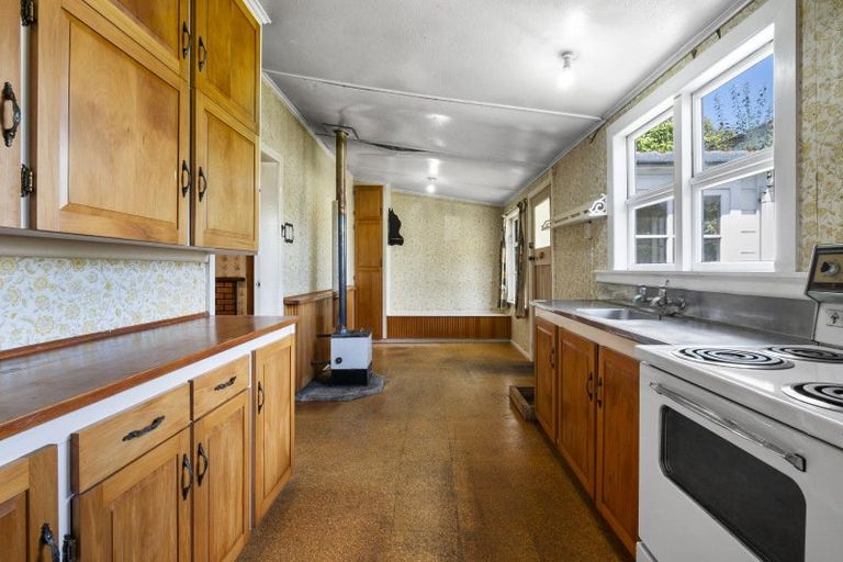 Photo of property in 8 Ross Street, Marton, 4710