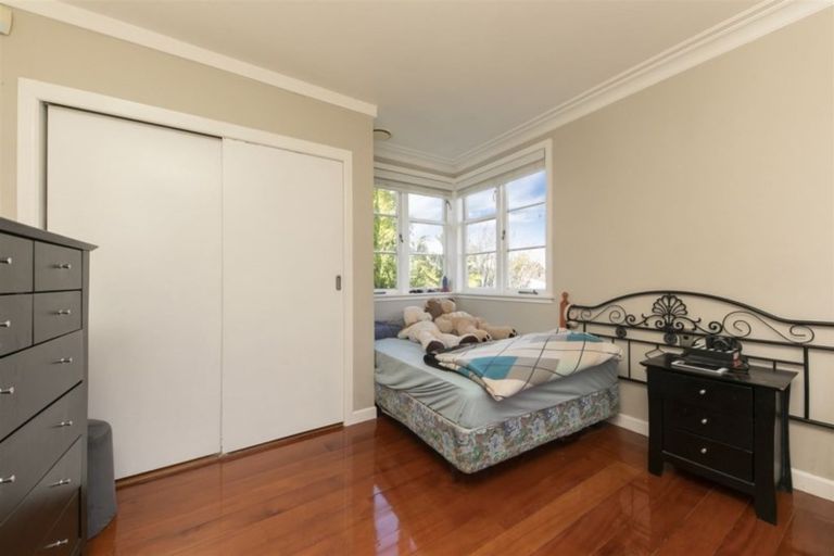 Photo of property in 201 Edmonton Road, Te Atatu South, Auckland, 0610