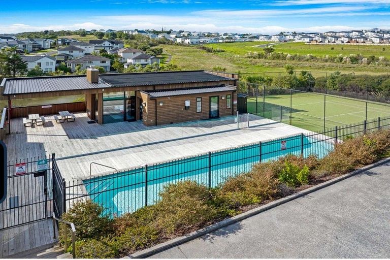 Photo of property in 16 Discovery Drive, Gulf Harbour, Whangaparaoa, 0930