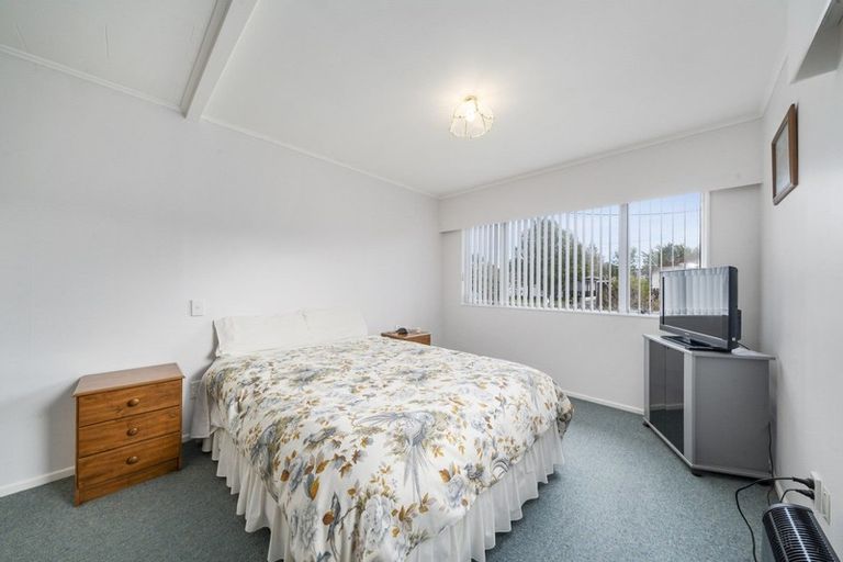 Photo of property in 18 Buckley Grove, Paraparaumu, 5032