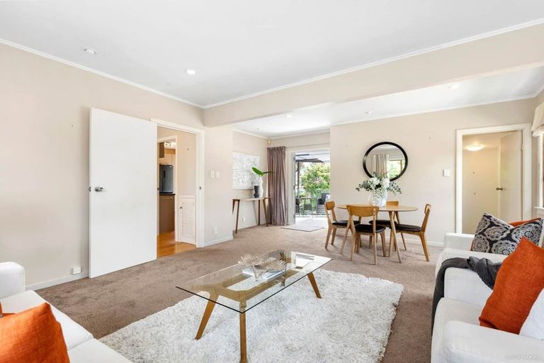 Photo of property in 2/33 Harley Road, Takapuna, Auckland, 0622