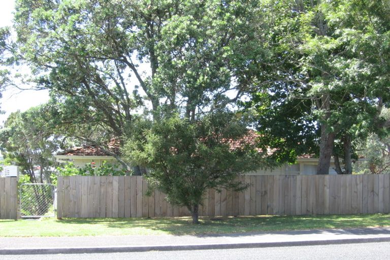 Photo of property in 159 Rangatira Road, Beach Haven, Auckland, 0626