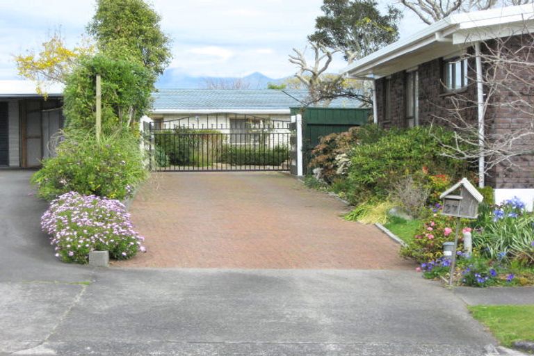 Photo of property in 27a Truby King Street, Merrilands, New Plymouth, 4312