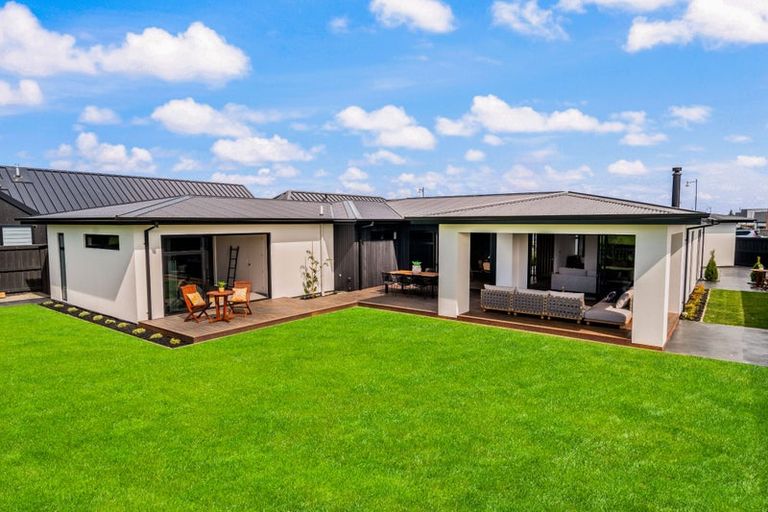 Photo of property in 19 Frank Ernest Crescent, Prebbleton, 7676