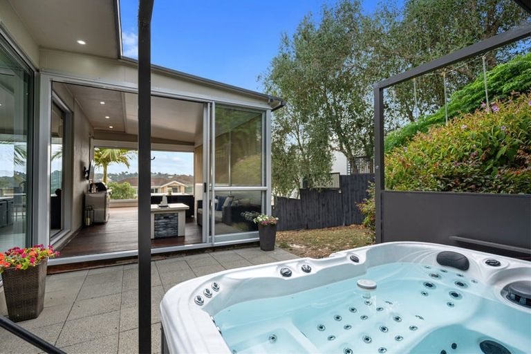 Photo of property in 67 Kittiwake Drive, Schnapper Rock, Auckland, 0632