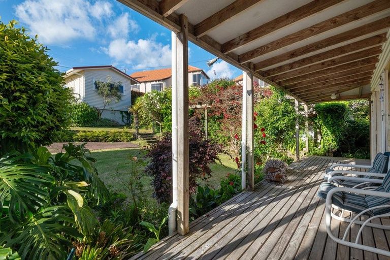 Photo of property in 5 Churchill Road, Murrays Bay, Auckland, 0630