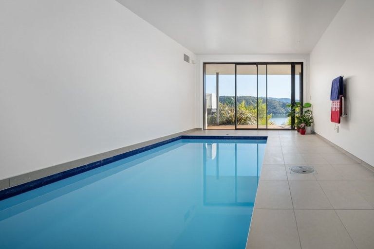 Photo of property in 27 Amelia Crescent, Waikawa, Picton, 7220