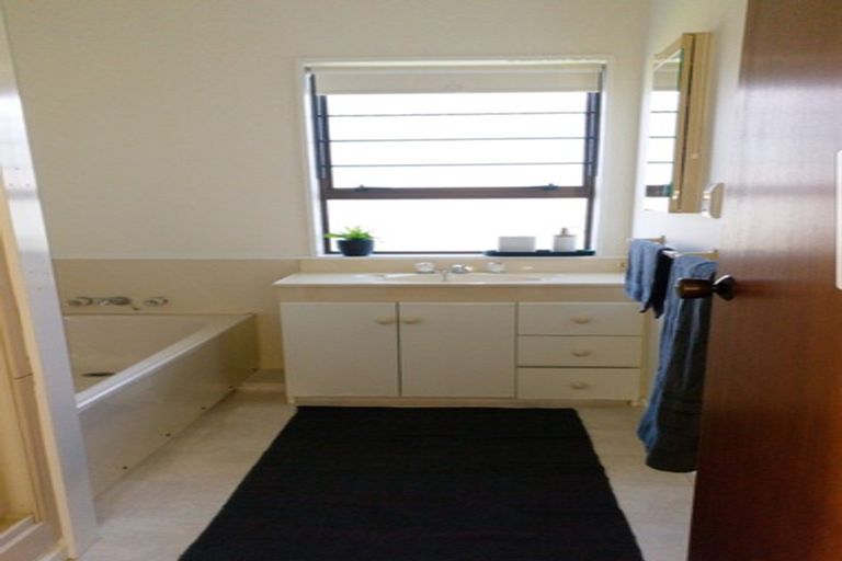 Photo of property in 8 Jasmine Avenue, Dinsdale, Hamilton, 3204