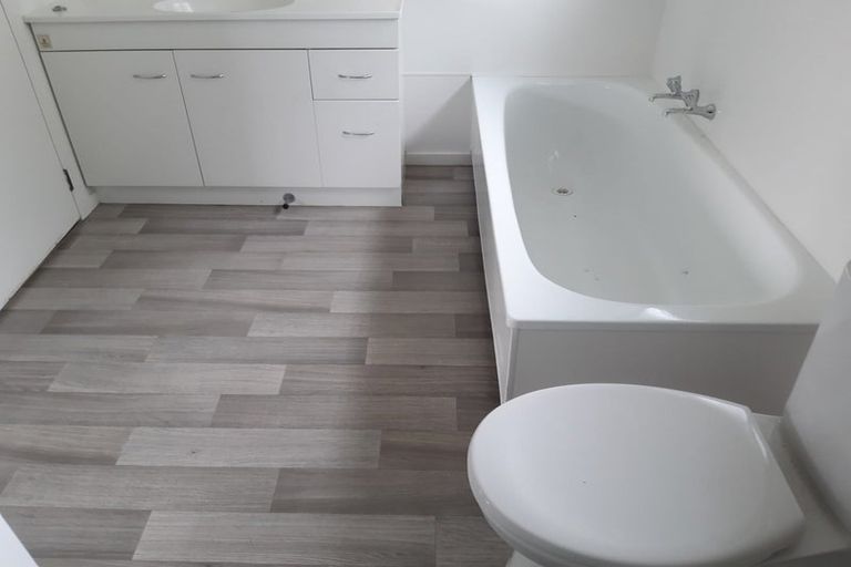 Photo of property in 42a Flower Street, Bulls, 4818