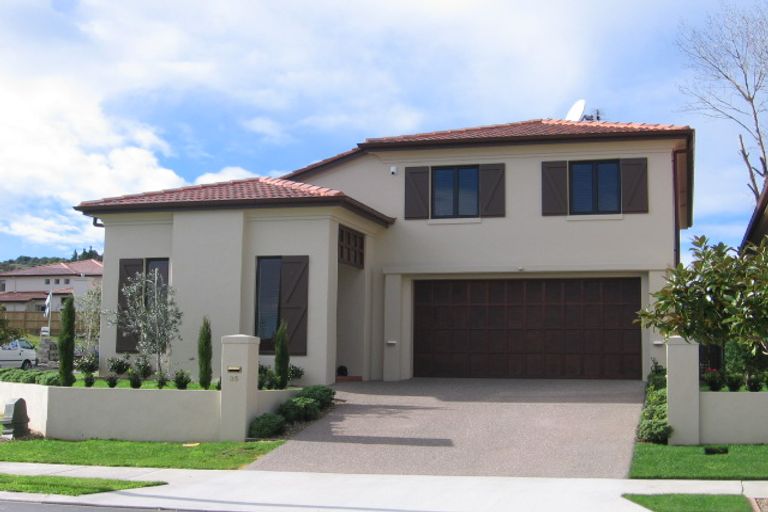 Photo of property in 35 Bridgefield Crescent, Flat Bush, Auckland, 2016