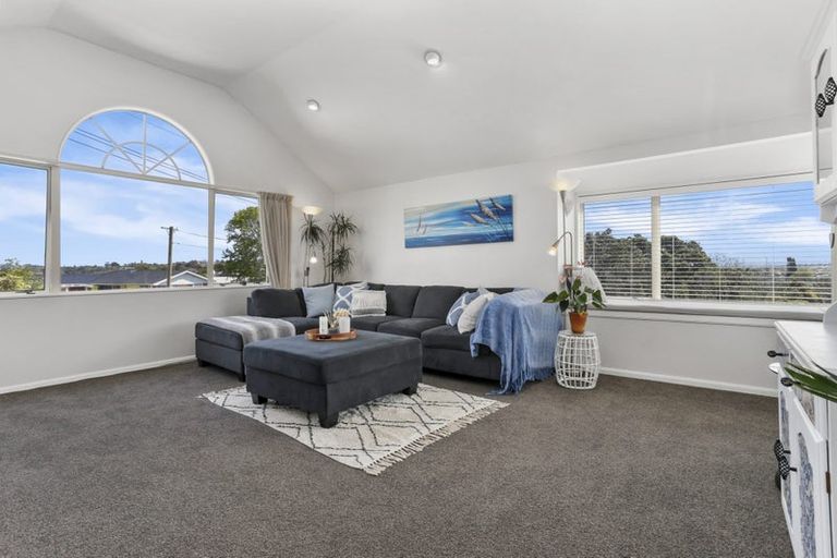 Photo of property in 2/130 Sandspit Road, Shelly Park, Auckland, 2014