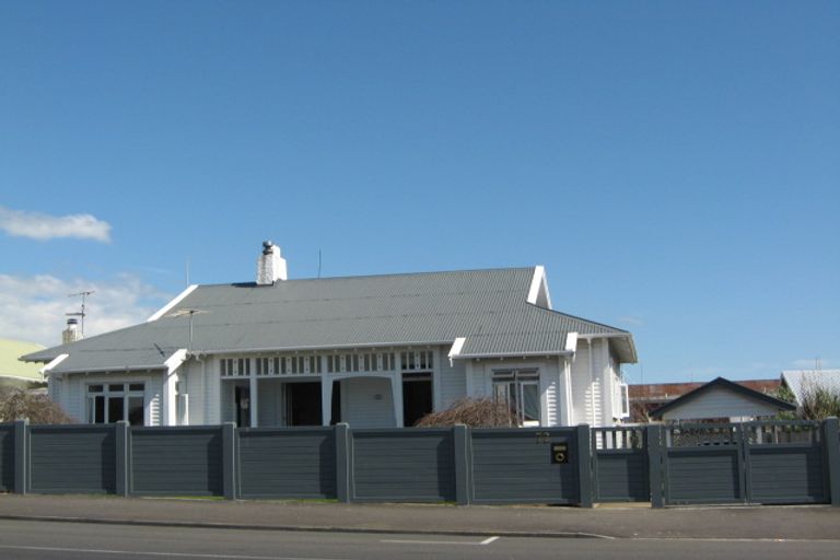 Photo of property in 72 Eliot Street, New Plymouth, 4310