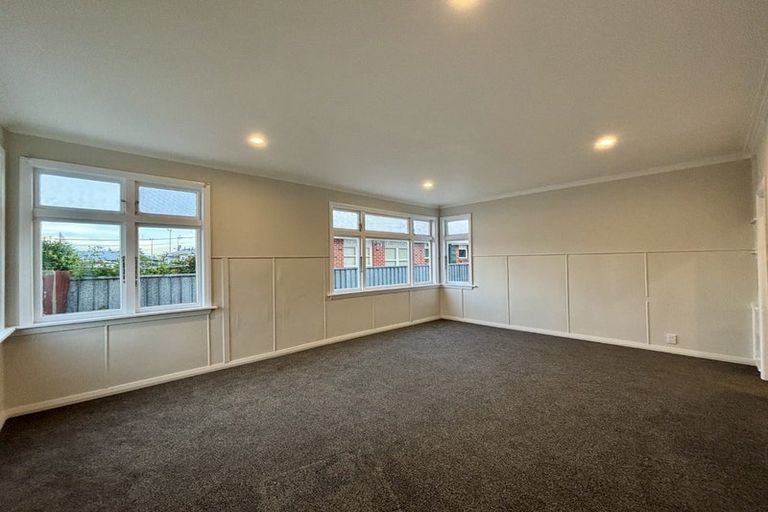 Photo of property in 51 Weraroa Road, Levin, 5510